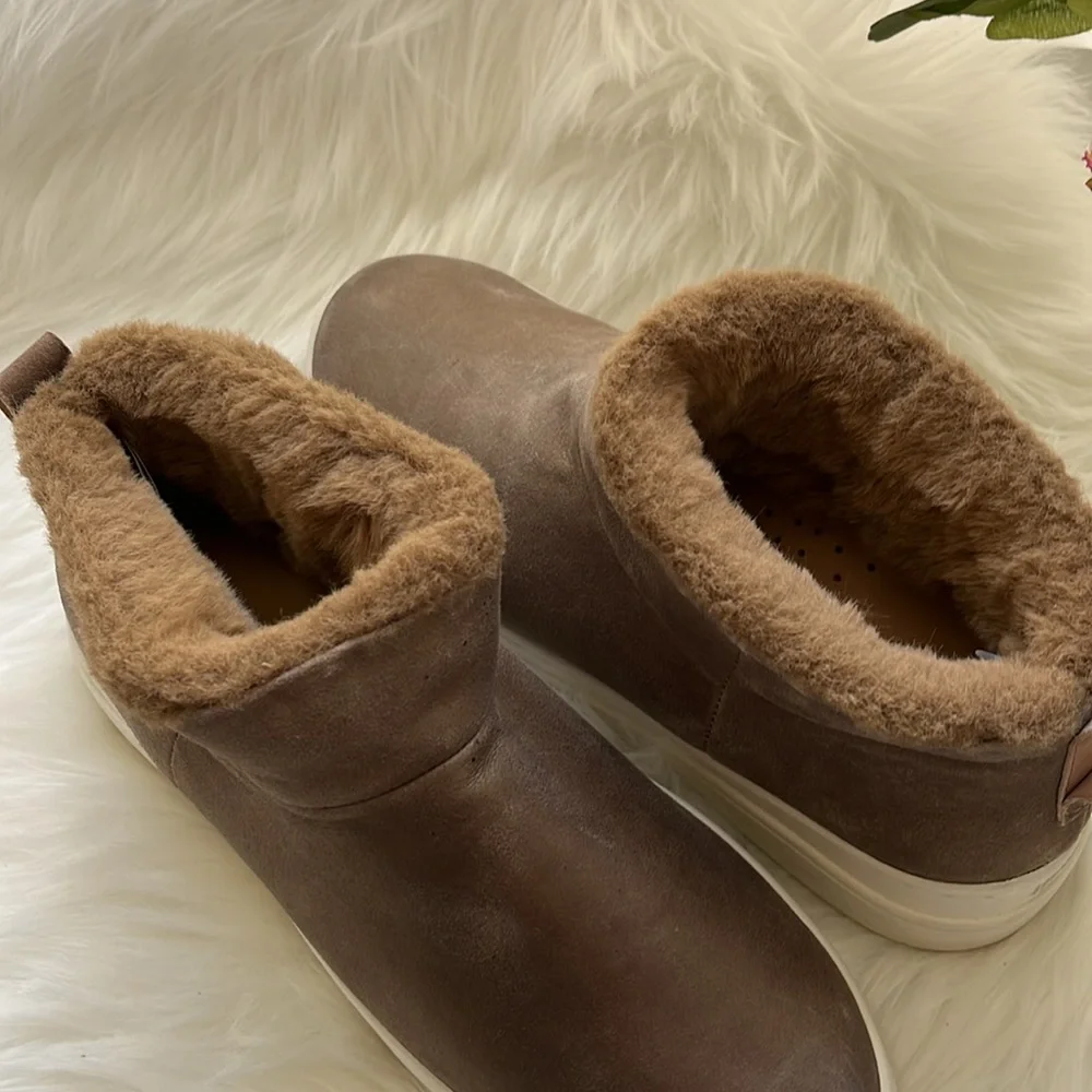 NEW JSlides Nia Brushed Suede & Fun Faux Fur Chunky Platform Sneaker Bootie 7.5M